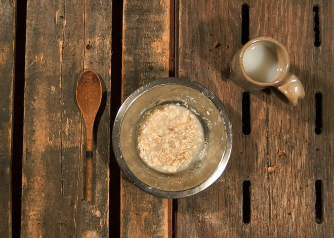 Khi những bữa ăn kinh điển trong văn học "bước ra" ngoài đời ảnh 10