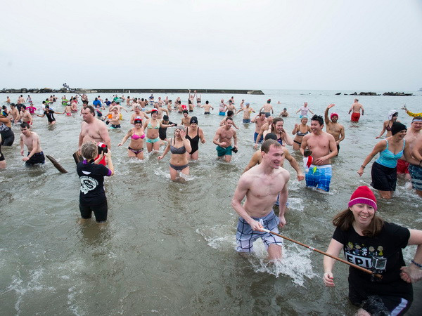 Canada xoá bỏ quy chế tạm trú cho diện vợ chồng bảo lãnh ảnh 1