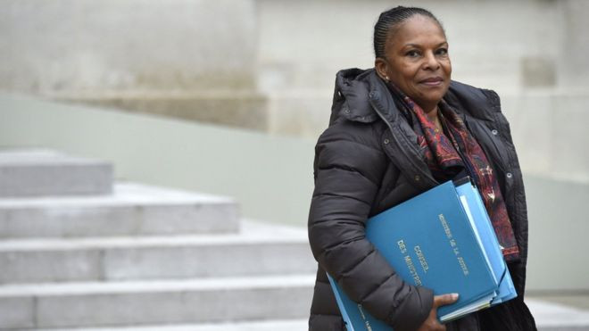 Bộ trưởng Tư pháp Pháp từ chức sau tranh cãi Hiến pháp ảnh 1