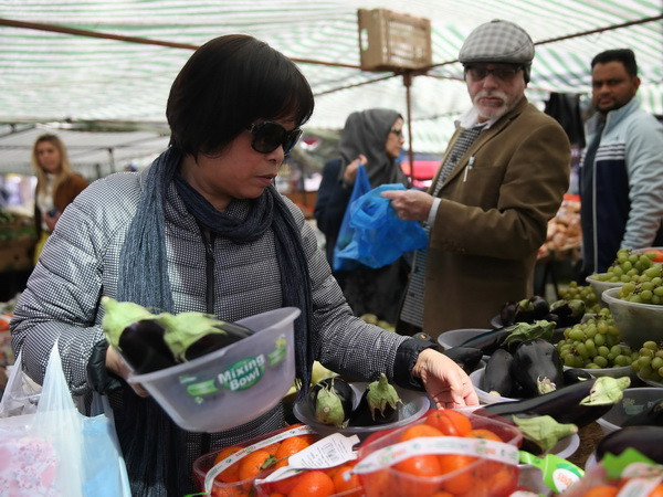 Lòng tin của người tiêu dùng Anh giảm mạnh sau cuộc bầu cử sớm ảnh 1