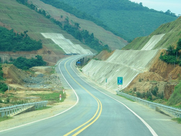 Lưu thông tuyến Hà Nội-Lào Cai chỉ còn hơn 3 giờ từ tháng Chín ảnh 4