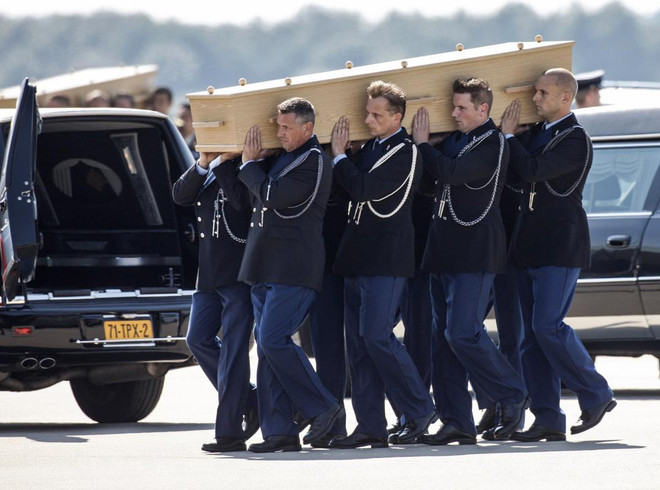 Thủ tướng Malaysia tới Hà Lan thảo thuận về vụ máy bay MH17 ảnh 1