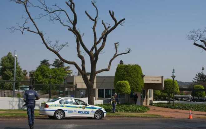 Nam Phi xét xử cặp song sinh âm mưu tấn công Đại sứ quán Mỹ ảnh 1