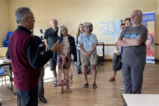 Người dân Pháp đi bộ gây quỹ ủng hộ trẻ em Việt Nam và Mông Cổ ảnh 3