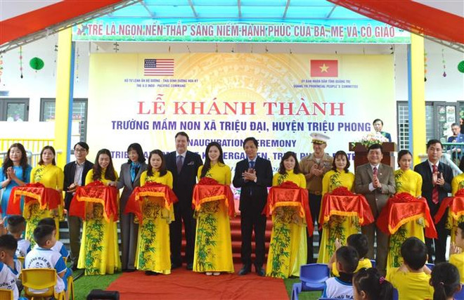 Việt Nam-Hoa Kỳ trao đổi, hợp tác xử lý các vấn đề chiến tranh để lại ảnh 3