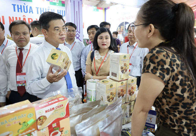 TTXVN_1212 tinh hoa lang nghe .jpg