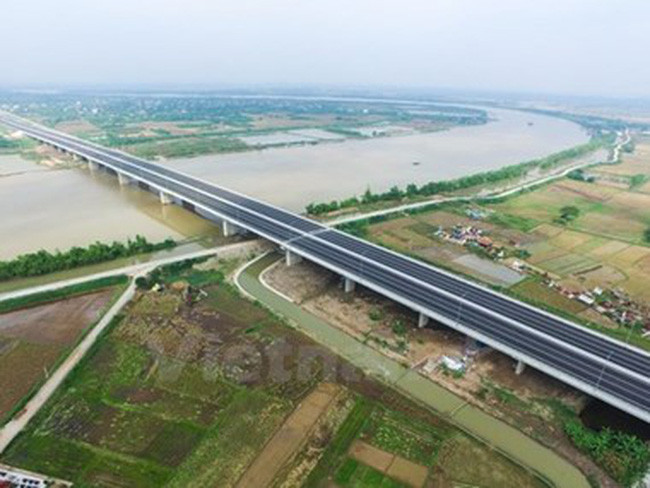 Khói - Thủ phạm gây tai nạn giao thông trên cao tốc Hà Nội-Hải Phòng ảnh 1