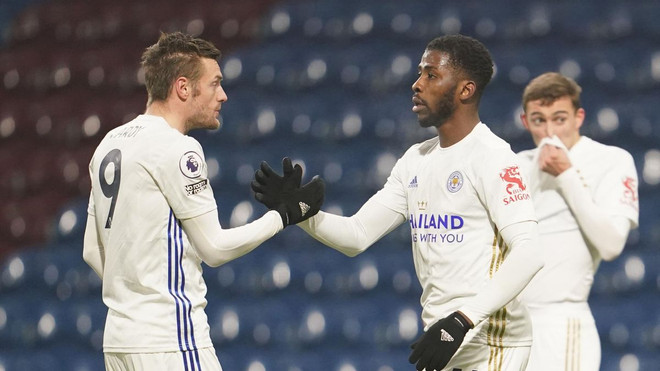 Manchester United 'đầu hàng' Man City trong cuộc đua đến ngôi vương ảnh 2