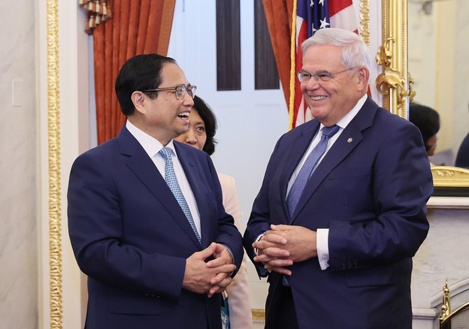 Thủ tướng Phạm Minh Chính gặp Chủ tịch Ủy ban Đối ngoại Thượng viện Hoa Kỳ Robert Menendez. (Ảnh: Dương Giang/TTXVN) Thủ tướng gặp Chủ tịch Ủy ban Đối ngoại Thượng viện Hoa Kỳ ảnh 2