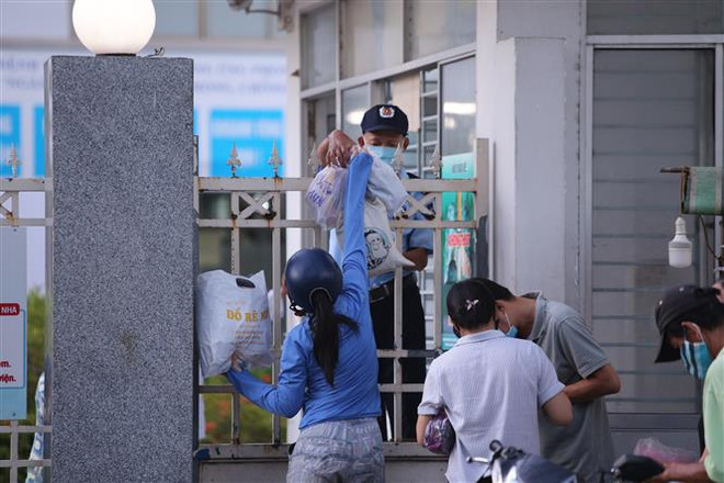 Bệnh viện C Đà Nẵng đảm bảo cung ứng thực phẩm trong lúc phong tỏa ảnh 1