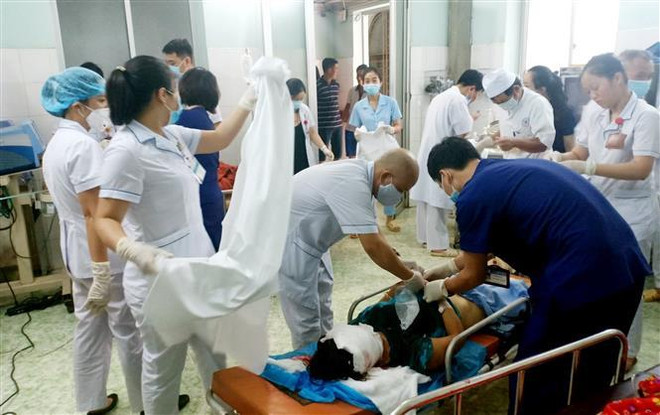 Hỗ trợ gia đình nạn nhân vụ tai nạn nghiêm trọng trên Quốc lộ 2 ảnh 1