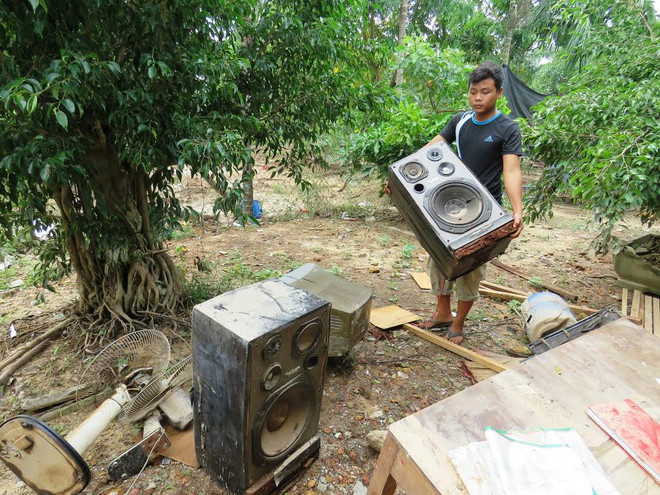 Lũ rút, người dân Quảng Bình đối mặt với muôn vàn khó khăn ảnh 3