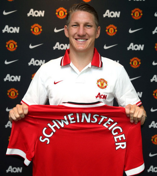 Tên của Bastian Schweinsteiger quá dài để in trên áo của M.U ảnh 3