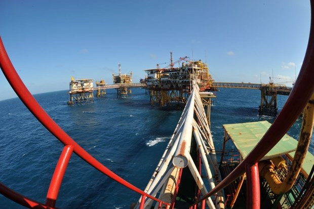 Khai thác dầu khí tại mỏ Bạch Hổ. (Ảnh: PV/Vietnam+) Liên doanh Việt-Nga Vietsovpetro - Hành trình 40 năm “tìm lửa” ảnh 1