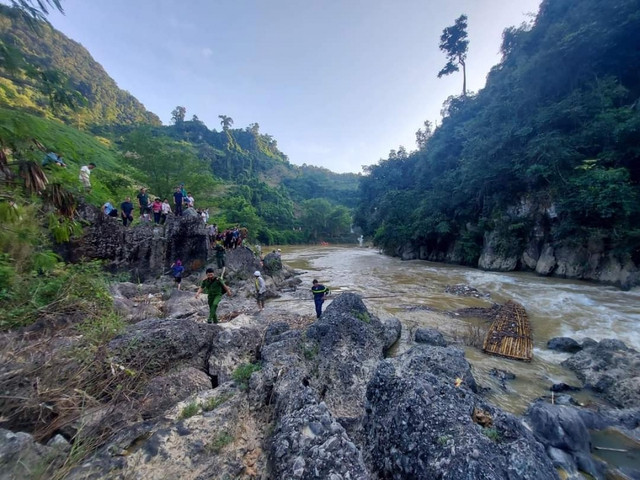 Tìm thấy thi thể 2 nạn nhân bị nước cuốn trôi tại suối Nậm Núa ảnh 1
