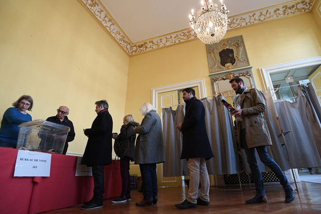 Bầu cử tổng thống Pháp: Ứng cử viên cực hữu Marine Le Pen dẫn đầu ảnh 1