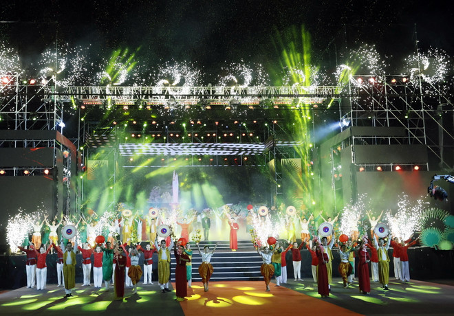 Chủ tịch nước dự Lễ kỷ niệm 135 năm Ngày sinh Chủ tịch Tôn Đức Thắng ảnh 3