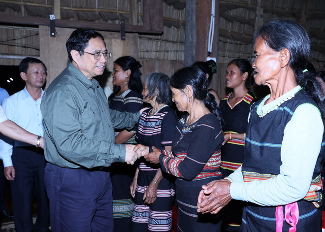 Thủ tướng khảo sát, kiểm tra các cơ sở, dự án KT-XH tại tỉnh Kon Tum ảnh 3