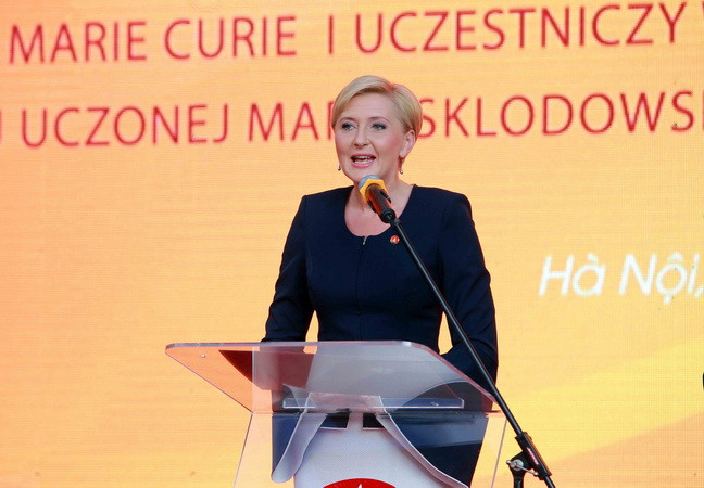Phu nhân Tổng thống Ba Lan thăm Trường Marie Curie Hà Nội ảnh 2