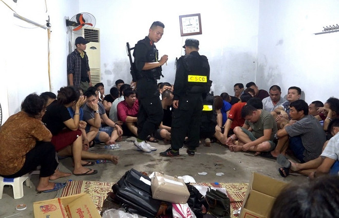 Hà Giang tạm giữ 49 đối tượng tham gia đánh bạc, thu giữ 2 tỷ đồng ảnh 1