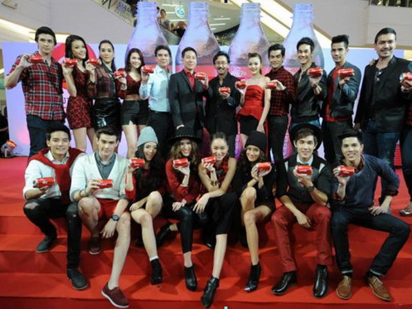 Giải mã hiện tượng săn tìm lon Coca-Cola in tên người dùng ảnh 5