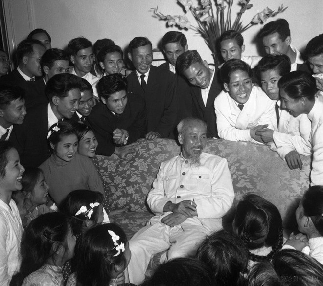 Bộ trưởng Bộ Văn hóa, Thể thao và Du lịch Nguyễn Văn Hùng phát biểu. (Ảnh: Văn Điệp/TTXVN) Phát huy vai trò của trụ cột văn hóa theo hướng phát triển bền vững ảnh 2