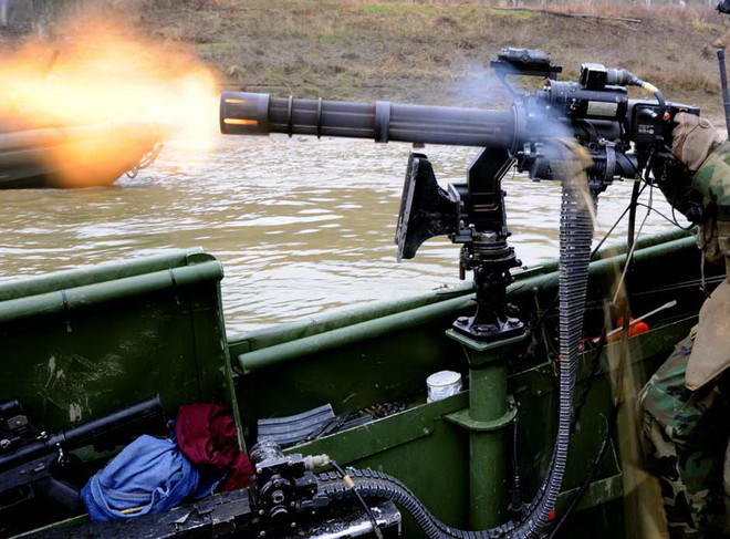 Triều Tiên trang bị súng máy của Mỹ cho các tàu tuần tra biên giới ảnh 1