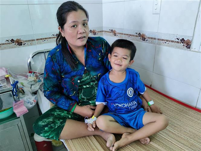 Cần Thơ: 3 bé trai bị viêm màng não do nhiễm giun đũa chó mèo ảnh 1