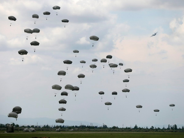 Ông Obama yêu cầu công khai các chiến dịch quân sự toàn cầu của Mỹ ảnh 1