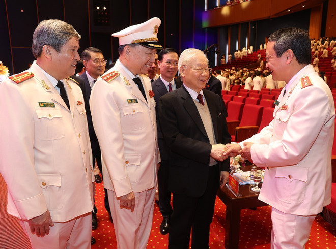 Công an nhân dân tiếp tục "gương mẫu, đi đầu" trong xây dựng Đảng ảnh 2