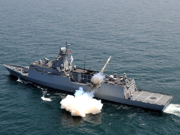 Hàn Quốc bắn cảnh cáo tàu Triều Tiên vượt qua biên giới trên biển ảnh 1