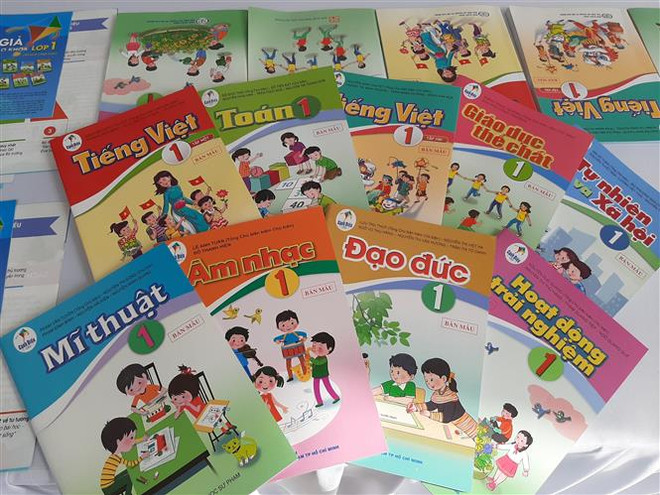 Bộ sách 'Cánh diều' do Nhà xuất bản Đại học Sư phạm biên soạn. (Ảnh: Đức Hạnh/TTXVN) Bộ Giáo dục và Đào tạo tiếp tục nhận hồ sơ thẩm định SGK lớp 1 ảnh 1