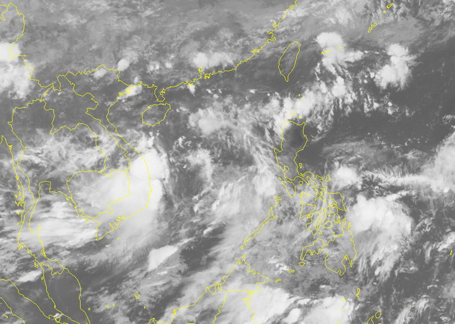 Áp thấp nhiệt đới cách bờ biển Đà Nẵng 250km, sức gió giật cấp 10 ảnh 1
