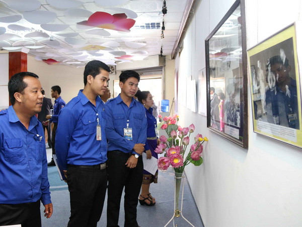 Điện mừng nhân kỷ niệm 70 năm thành lập ngành Ngoại giao Việt Nam ảnh 1