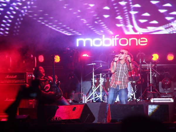 MobiFone RockStorm 2013 với nhiều cảm xúc tại Huế ảnh 1