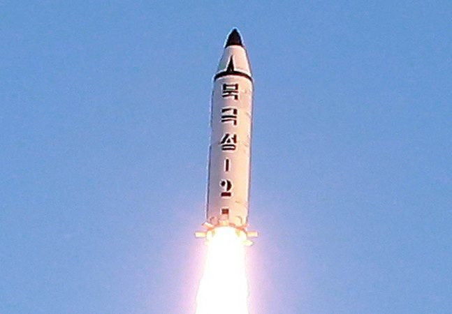 Triều Tiên tuyên bố thử tên lửa để diễn tập tấn công căn cứ Mỹ ảnh 1