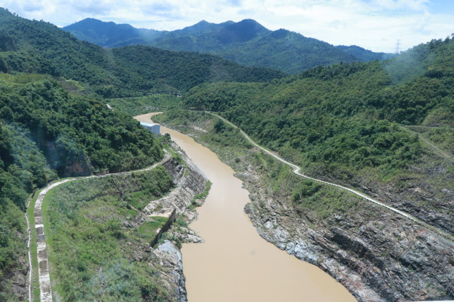 Nghệ An: Nhiều hồ chứa thủy điện khẩn cấp xả nước do mưa lớn ảnh 1