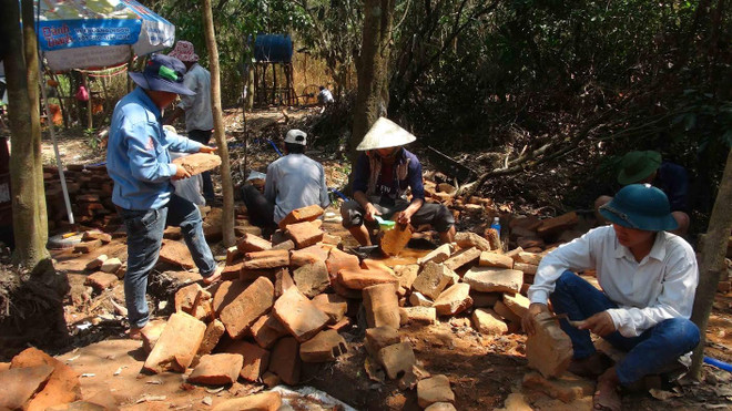 Phát hiện một đường cổ chìm trong lòng đất ở Thánh địa Mỹ Sơn ảnh 2