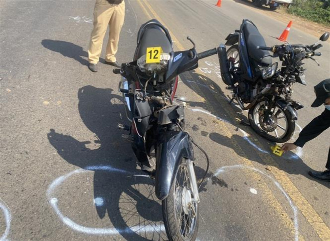 Vĩnh Phúc: Xe máy chở 3 vượt ẩu gây tai nạn làm 2 người chết ảnh 1
