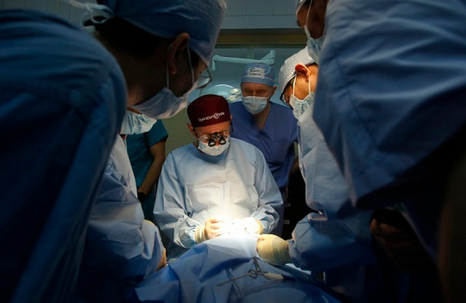 Ca cấy ghép dương vật đầu tiên trên thế giới thụ thai thành công ảnh 1