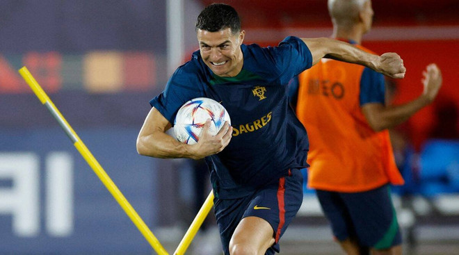 Cristiano Ronaldo nỗ lực tập luyện, quyết tâm phá dớp 'tịt ngòi' ảnh 1