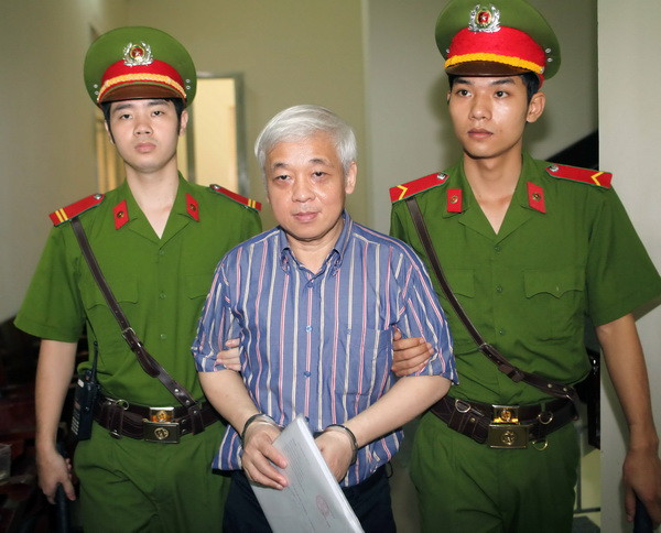 Mâu thuẫn trong lời khai của các bị cáo ở phiên xét xử "bầu" Kiên ảnh 1