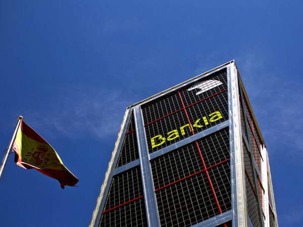 30 ngân hàng lớn nhất châu Âu cắt giảm 80.000 việc làm ảnh 1