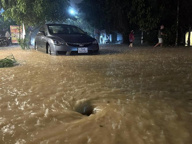 Quảng Ninh: Khắc phục các điểm sạt lở do ảnh hưởng của cơn bão số 3 ảnh 1