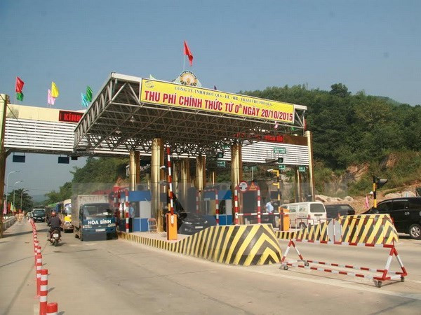 Giá xăng dầu điều chỉnh khiến nhóm giao thông tăng giá cao nhất 1,63%. (Ảnh minh họa. Nguồn: TTXVN) Kinh tế vĩ mô ổn định, CPI cả nước trong tháng 11 tăng 0,48% ảnh 1