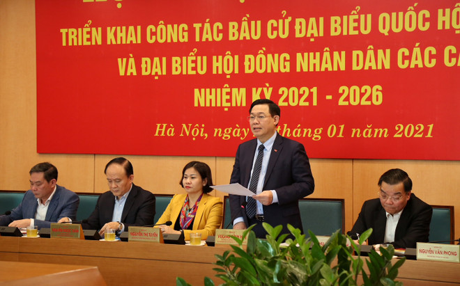 Bí thư Thành ủy Hà Nội Vương Đình Huệ phát biểu tại hội nghị. (Ảnh: VGP) Bí thư Thành ủy Hà Nội: Ngày bầu cử phải là ngày hội của toàn dân ảnh 1