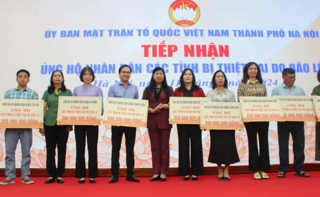 ttxvn _ha_noi_tiep_tuc_ung_ho_nhan_dan_cac_tinh_bi_thiet_hai_do_bao_lu.jpg