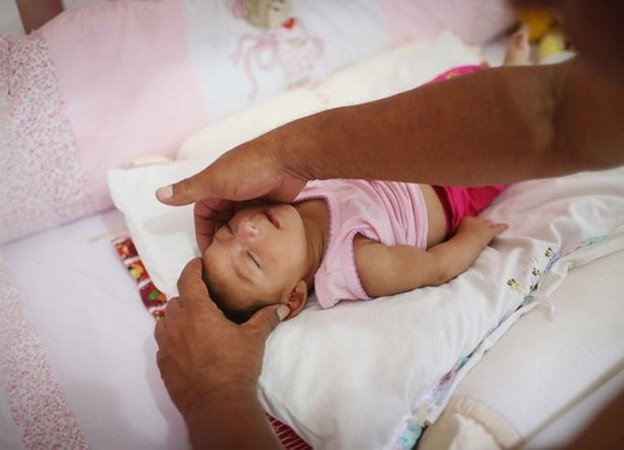 Brazil xem xét cho phép bà bầu bị nhiễm virus Zika phá thai ảnh 1