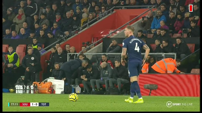 Premier League: Chelsea mất điểm, Mourinho xem trộm chiến thuật ảnh 2