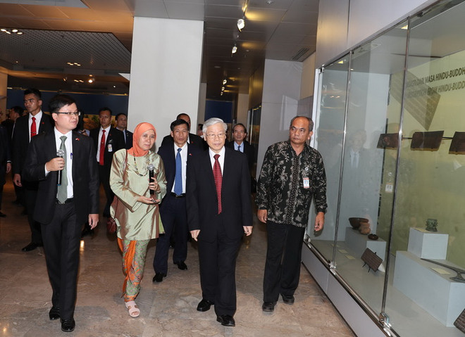 Tổng Bí thư: Việt Nam coi trọng thúc đẩy quan hệ hợp tác với Indonesia ảnh 1